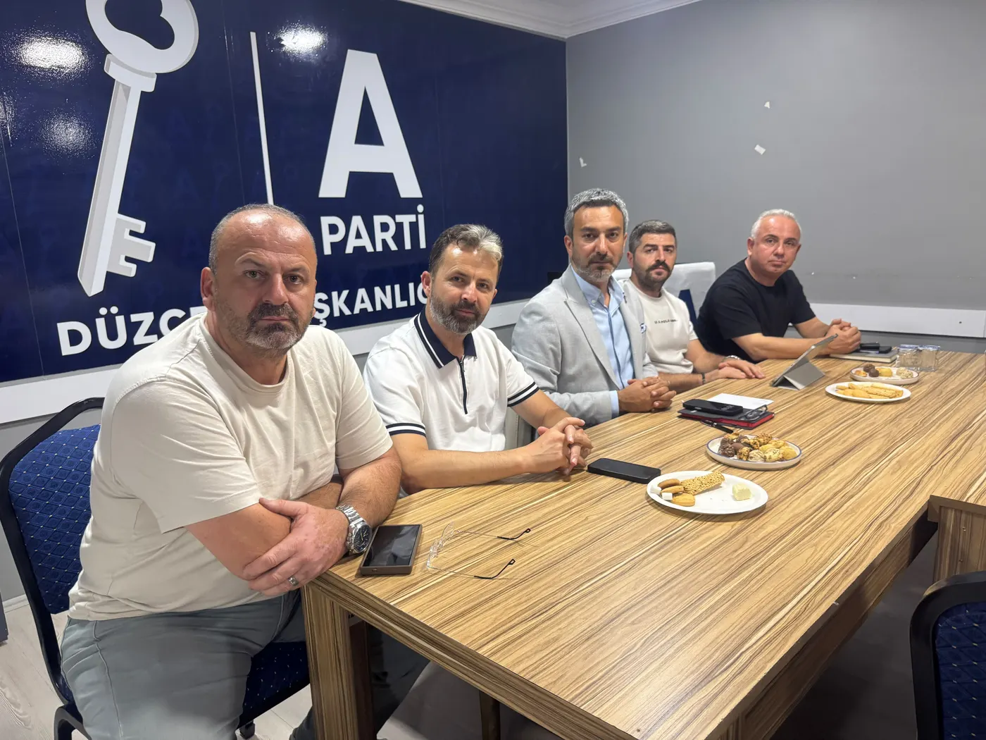 Anahtar Parti Düzce İl Yönetimi Haftalık Toplantısını Gerçekleştirdi — görsel 1