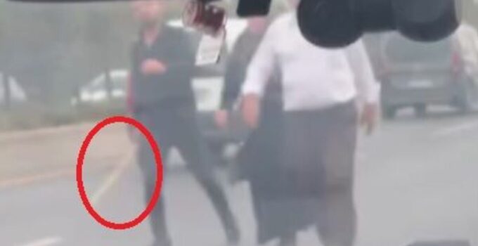 Eli sopalı sürücü yakalandı