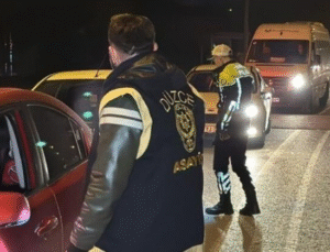 DÜZCE’DE ŞOK DENETİMLER: 25 BİN ŞAHIS SORGULANDI, 62 GÖZALTI, 28 TUTUKLAMA!