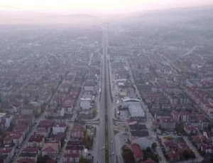 DÜZCE, KİRLİ HAVASIYLA TÜRKİYE’NİN ZİRVESİNDE