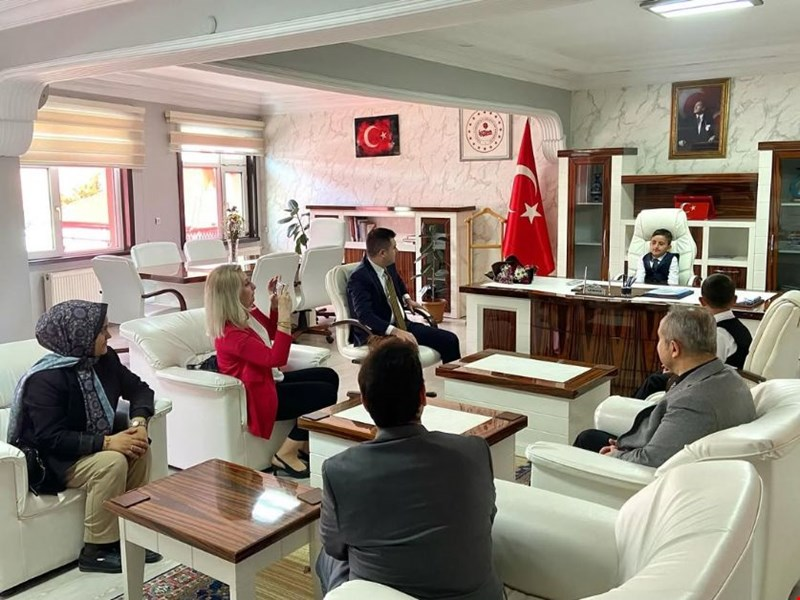 MİNİK ELLERDEN BÜYÜK MESAJ: 23 NİSAN’DA UMUT MAKAMDA