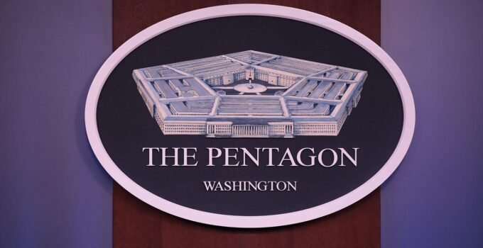 Pentagon: ABD Donanma Sekreteri John Phelan görevinden ayrıldı